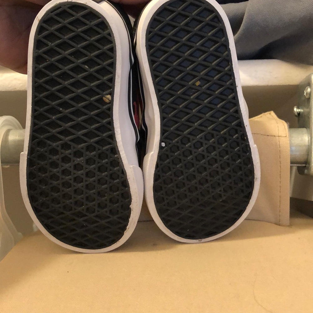 Vans - Picture 3 of 4
